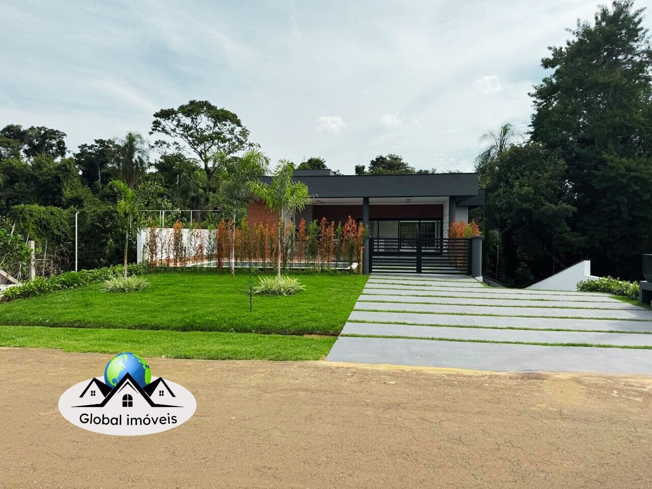 Ninho Verde 1 - Casa Alto padrão com 3 Suítes - 2 Pavimentos