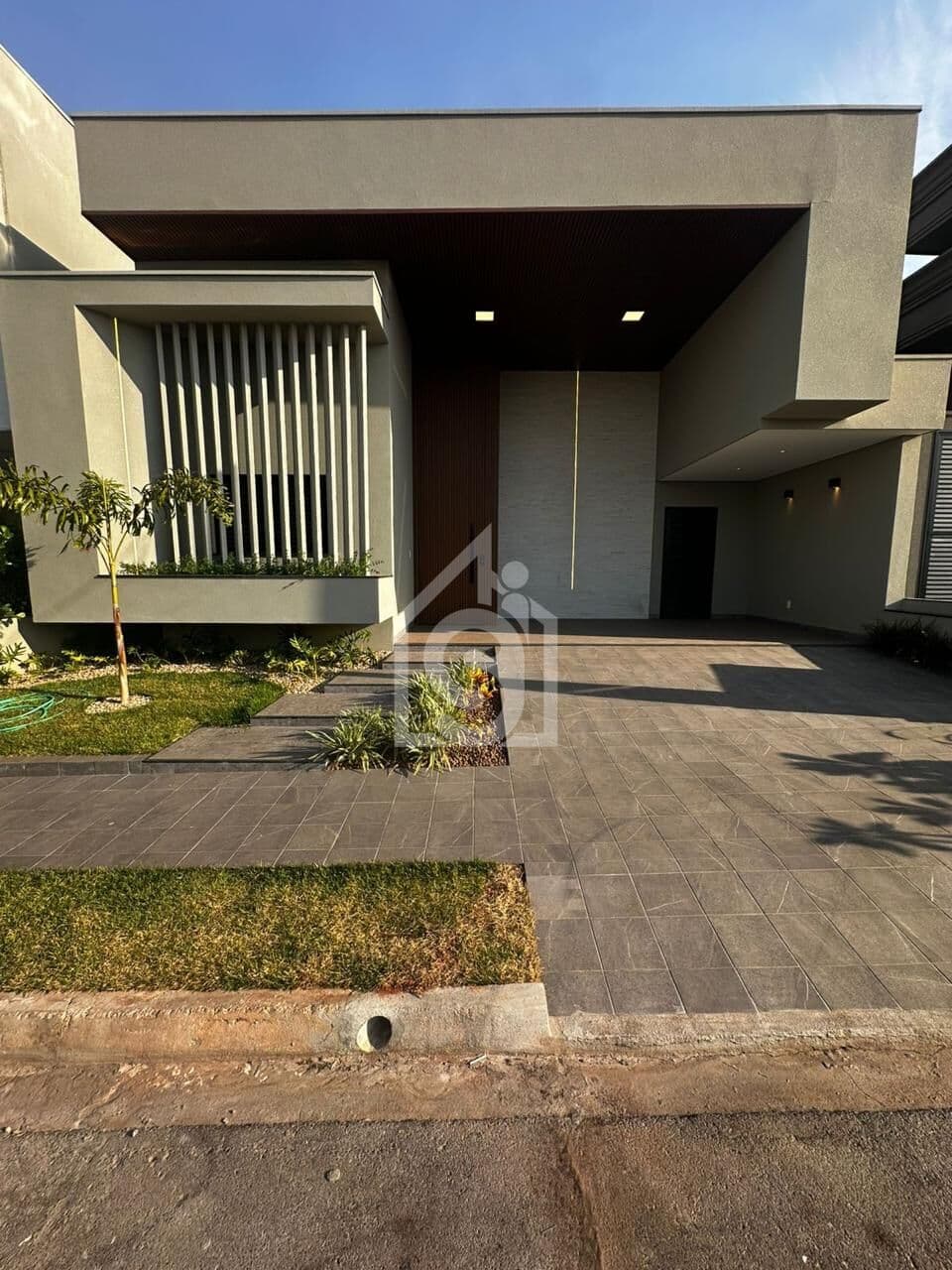 Casa Nova em Condomínio Fechado com Piscina e Área Gourmet Integrada no SetLife 2