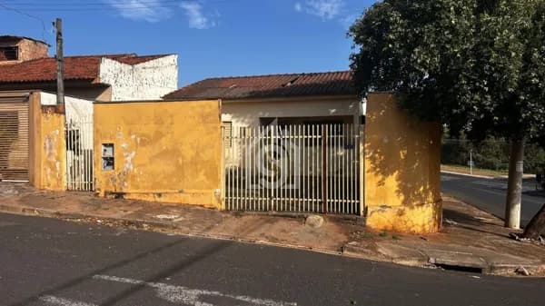 Casa para Reforma à Venda no Jardim das Oliveiras