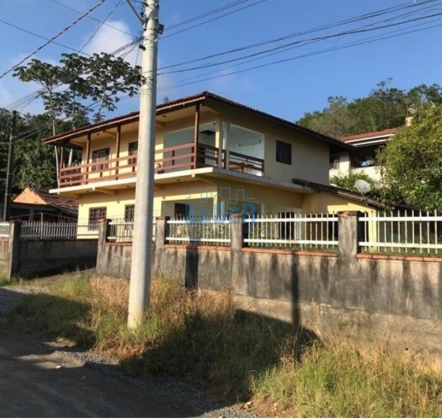 Casa em Guaramirim - Ilha da Figueira
