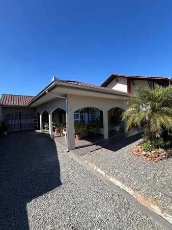 Casa na Vila Lalau