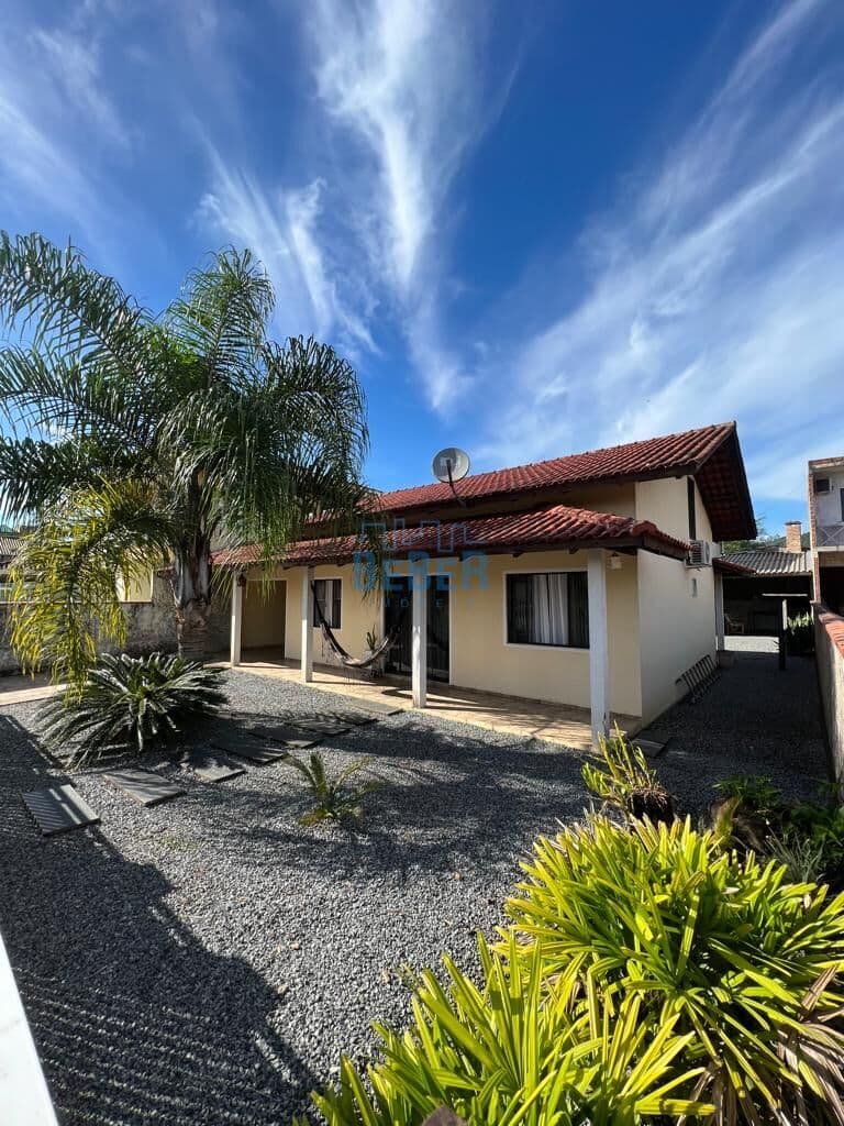 Casa em Guaramirim - Ilha da Figueira