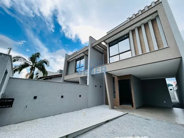 Casa à venda no bairro Amizade em Guaramirim/SC
