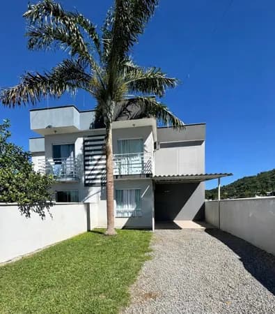 Sobrado com piscina