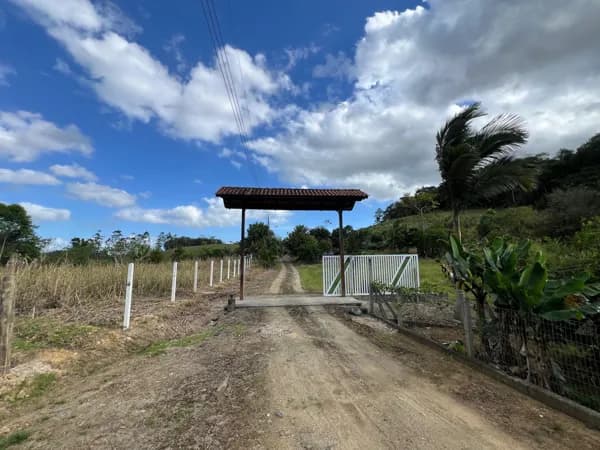 Chácara na localidade de Ponta Comprida