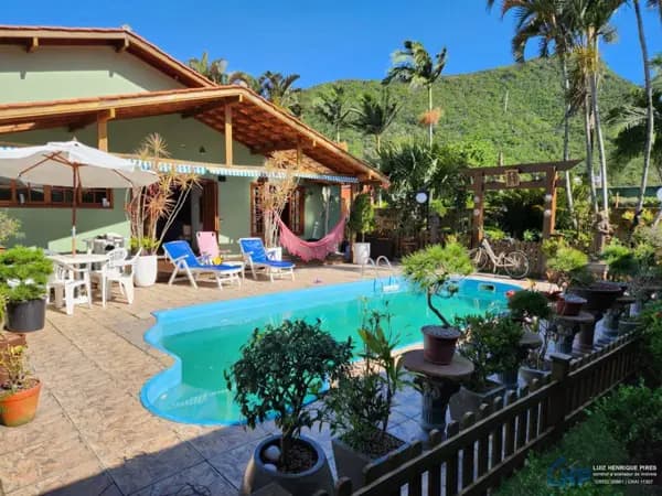 Casa à venda no bairro Armação do Pântano do Sul em Florianópolis/SC