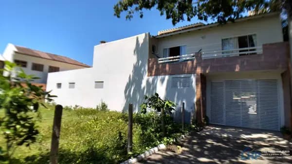 Casa à venda no bairro Armação do Pântano do Sul em Florianópolis/SC