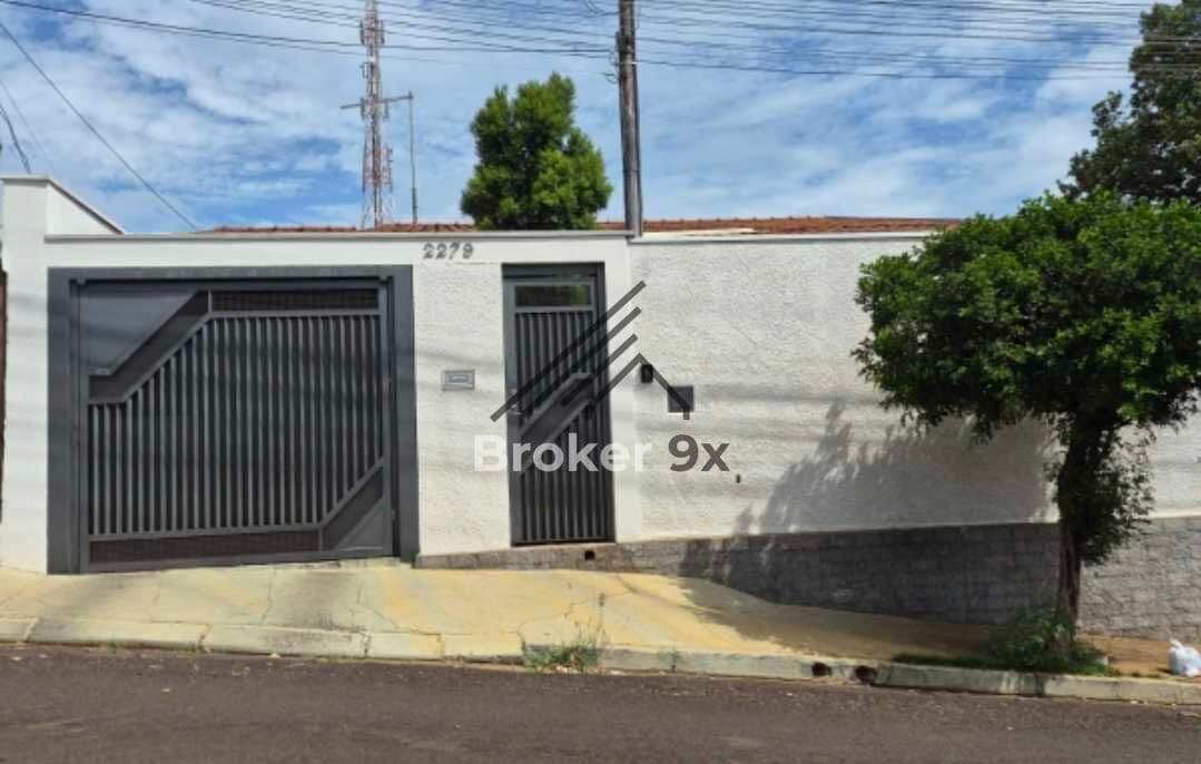 Casa em Araraquara - Vila Santana