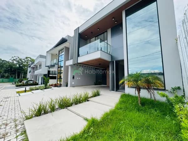 Casa Alto Padrão condomínio estoril disponivel para venda. agende sua visita.