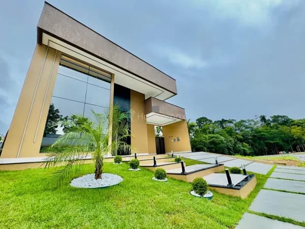 Alto Padrão na Ponta Negra | Casa Moderna com 3 Suítes e Closet, 100 % climatizada ,área gourmet e piscina