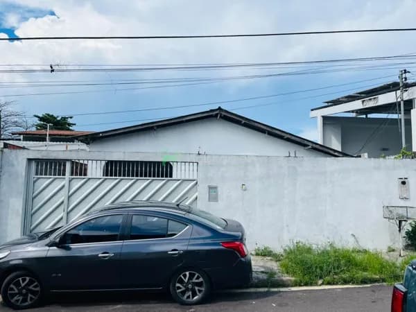 Casa Térrea no Duque de Caxias ( flores).. nao aceita financiamento otima localizao, proximo a praca de alimetacao