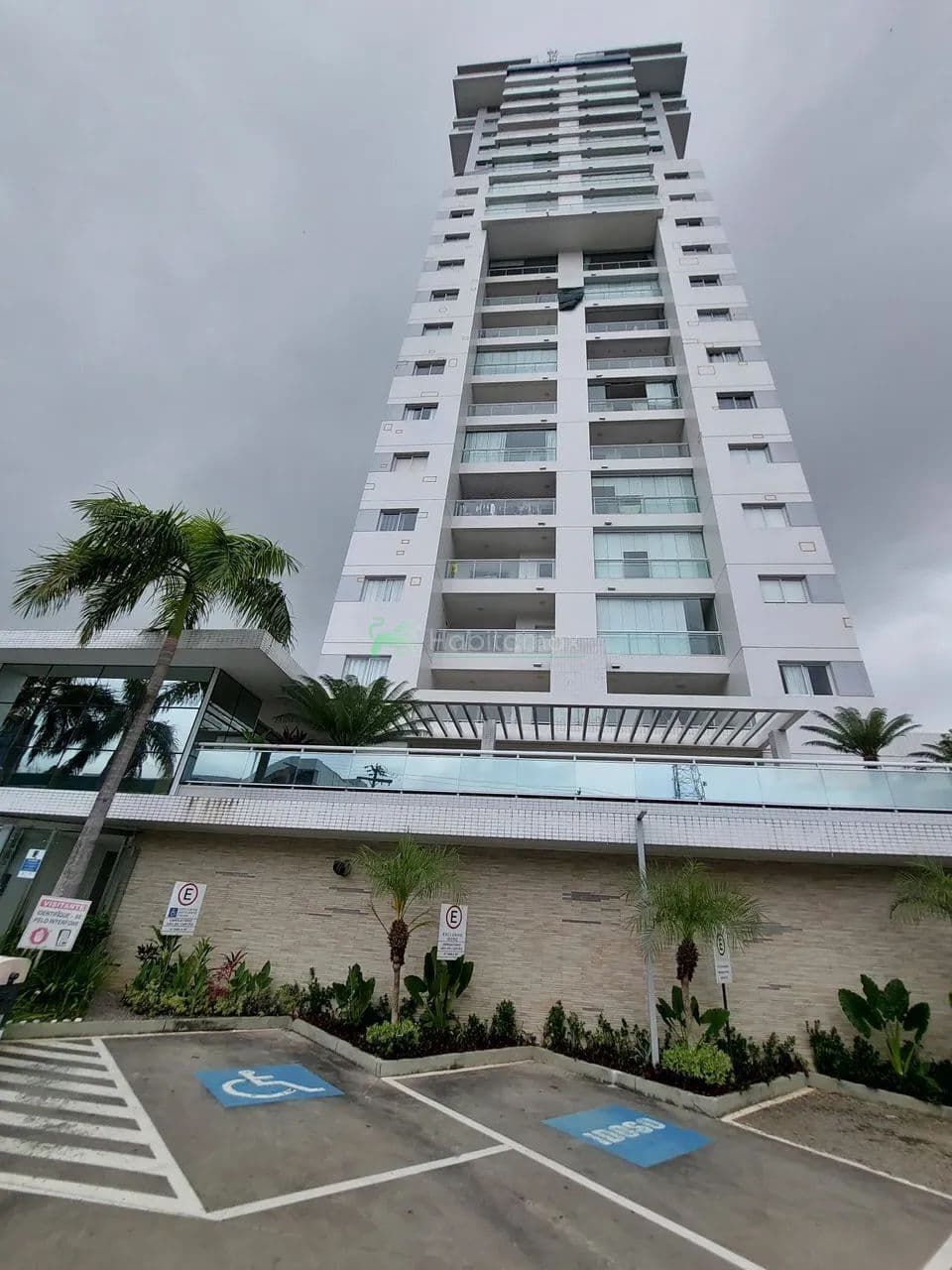 Alto Padrão Absoluto | Apartamento Climatizado e Modulados no Everest