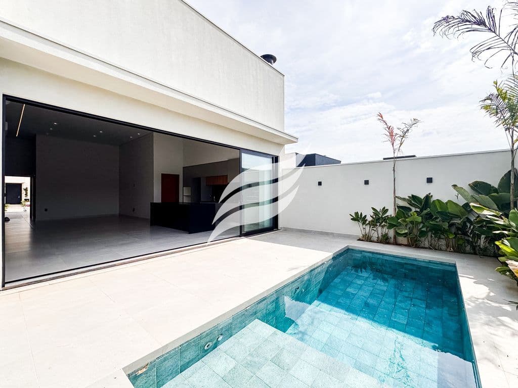 Casa 03 suítes e com piscina no Condomínio Quinta do Ipê