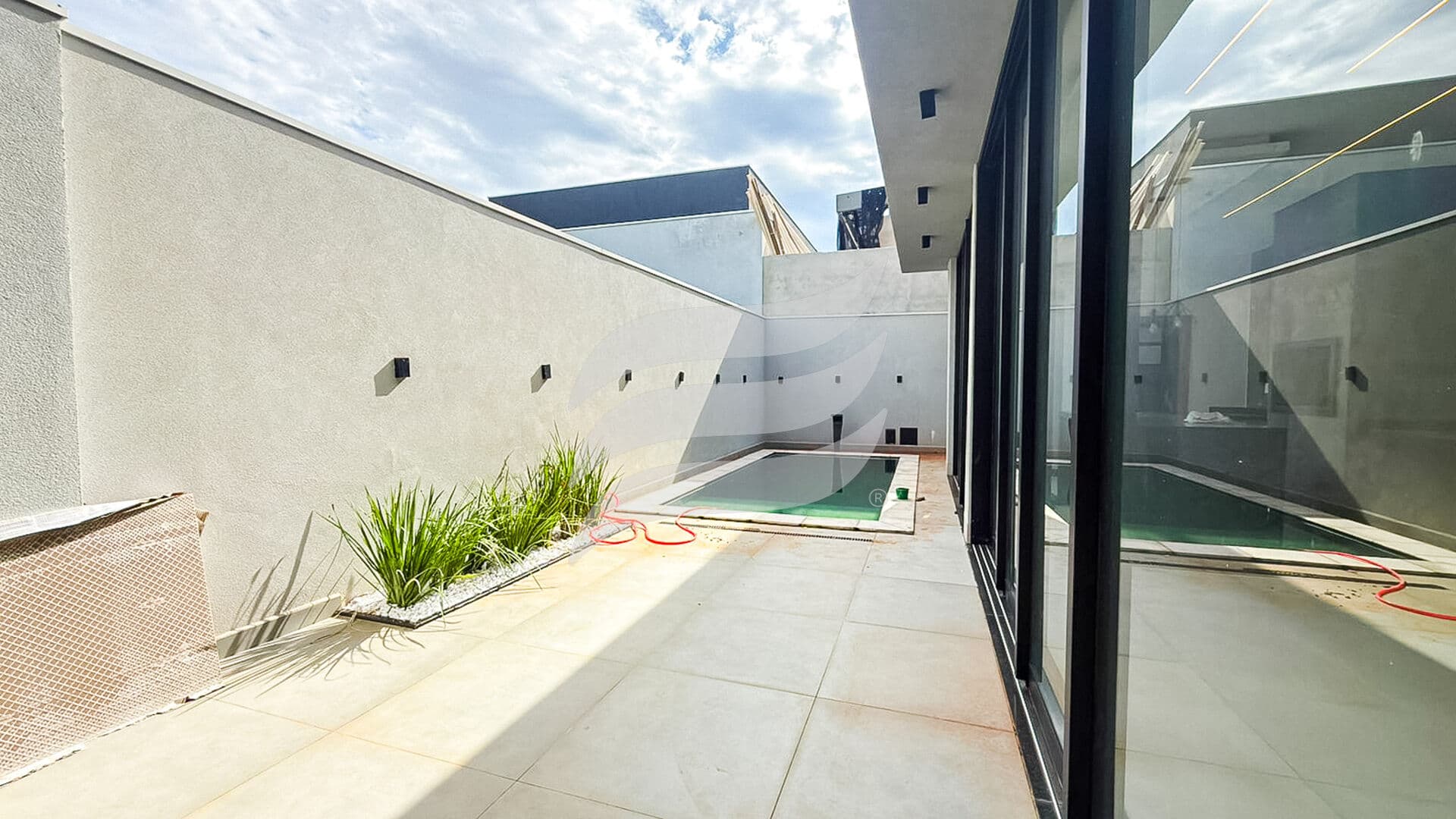 Casa 03 suítes e com piscina à venda no condomínio Green Park, Araçatuba/SP