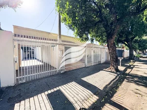 Casa à venda no Bairro Novo Paraíso em Araçatuba