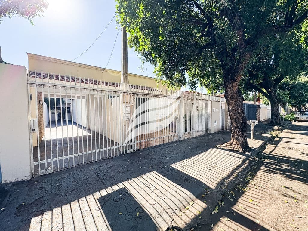 Casa à venda no Bairro Novo Paraíso em Araçatuba