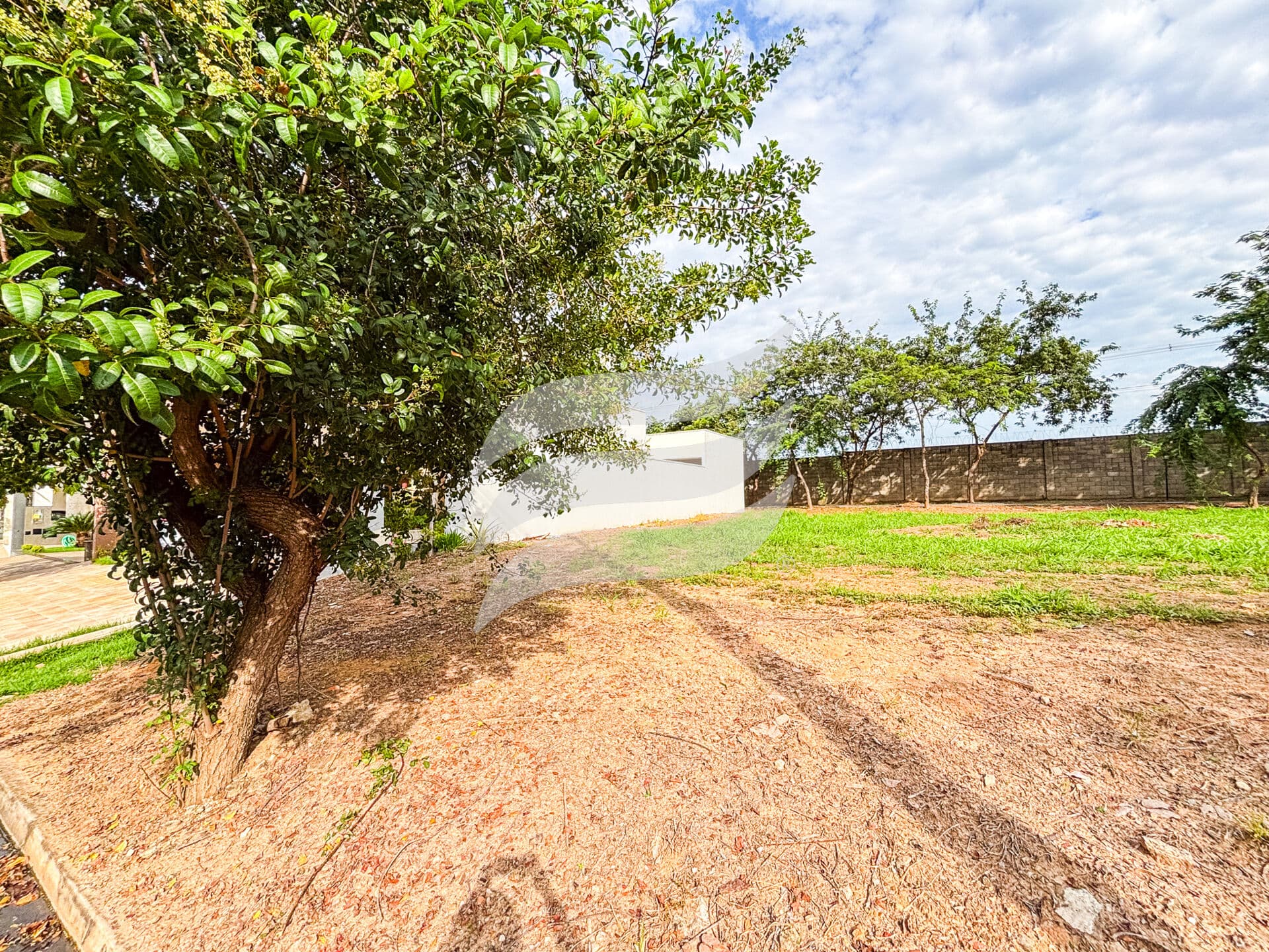 Terreno de 200 m² à venda no condomínio Barcelona 1, Araçatuba/SP