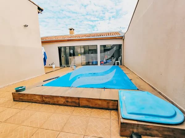 Casa 03 quartos e com piscina à venda no bairro Vila Alba, Araçatuba/SP
