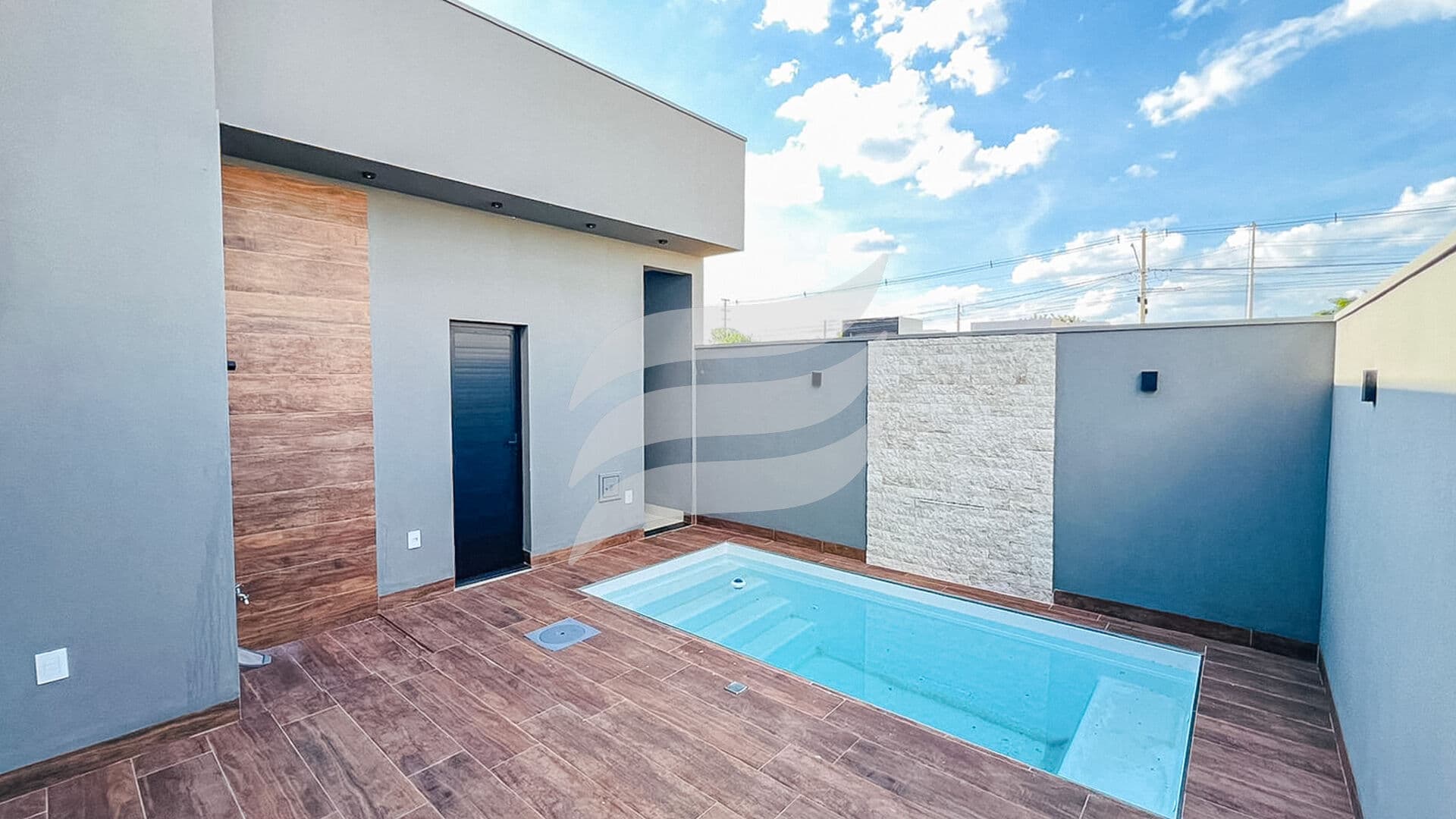 Casa 03 quartos e com piscina à venda no condomínio Laranjeiras, Araçatuba/SP