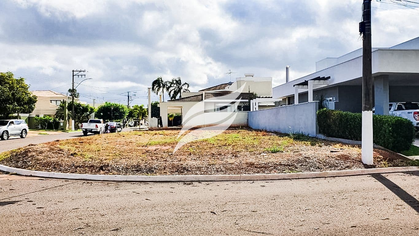 Lote de 420 m² à venda no Condomínio Habiana 1