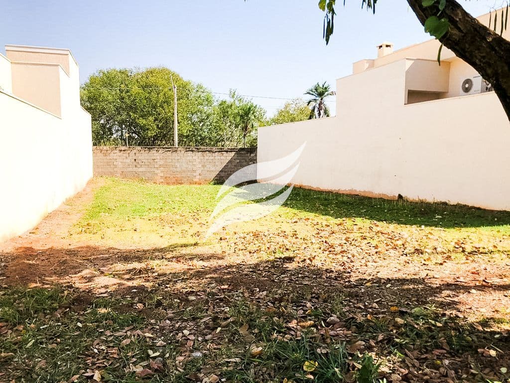 Lote de 255 m² à venda no Condomínio Mansour em Araçatuba