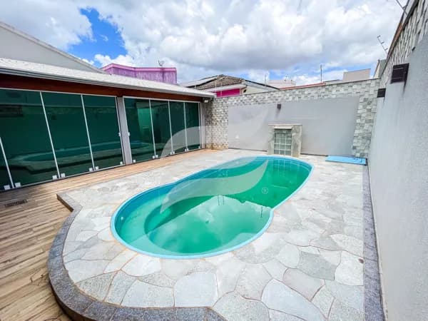 Casa 03 quartos e piscina à venda no bairro Ipanema, Araçatuba/SP