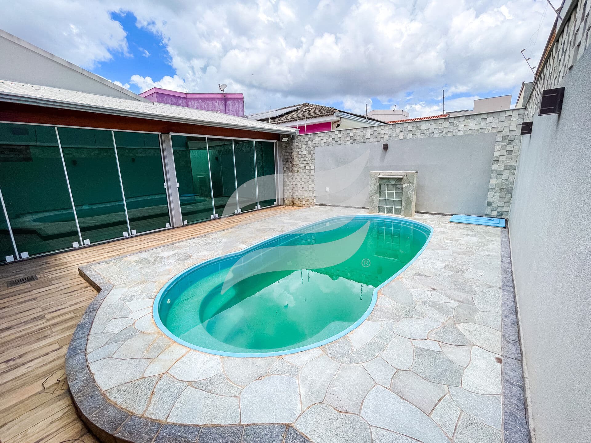 Casa 03 quartos e piscina à venda no bairro Ipanema, Araçatuba/SP