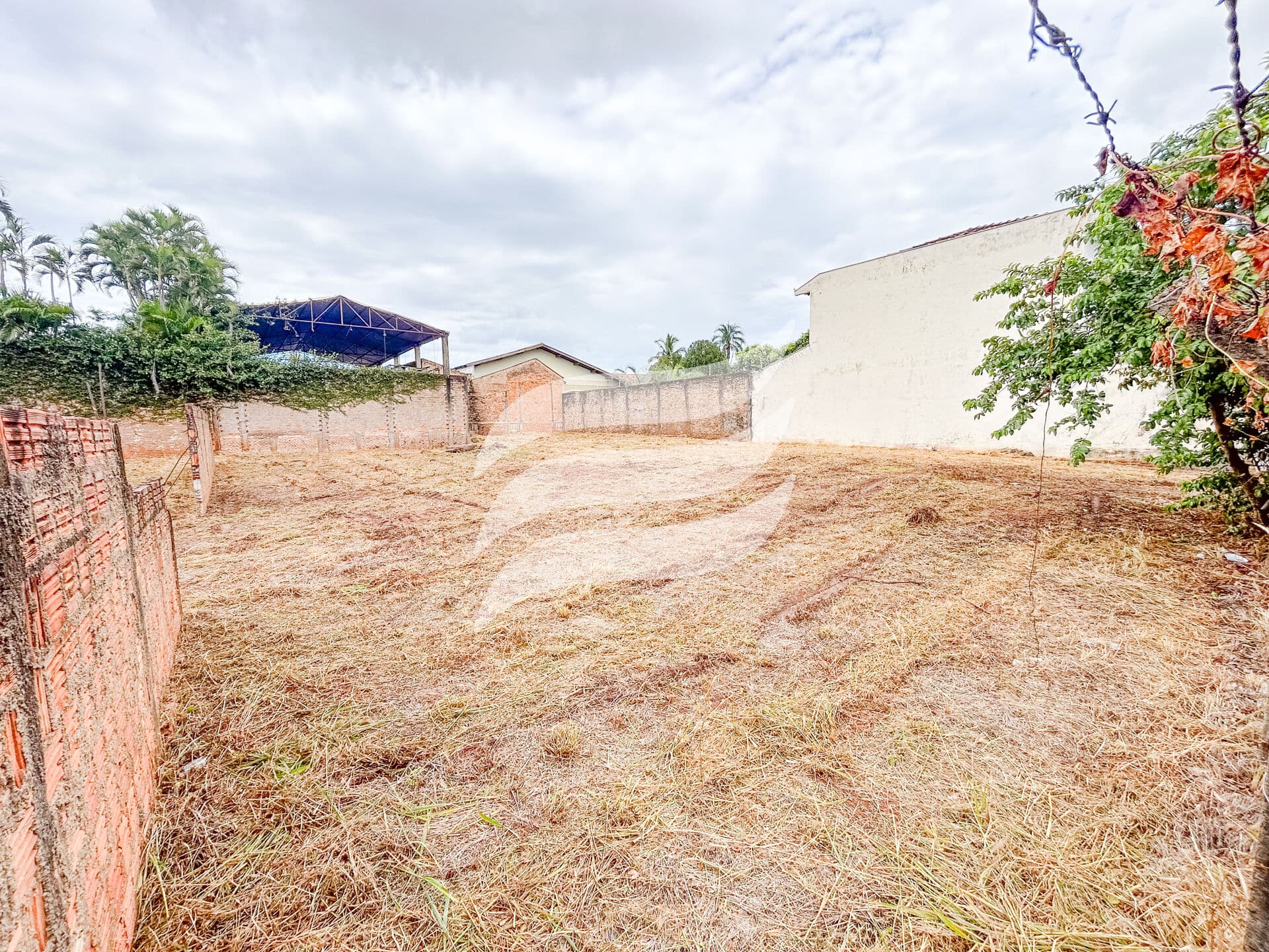 Terreno de 330 m² à venda no Bairro Jardim Nova Yorque