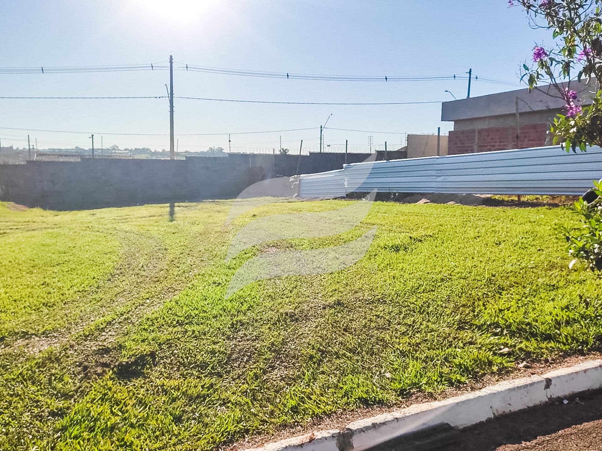 Terreno de 310 m² à venda no condomínio Mansour