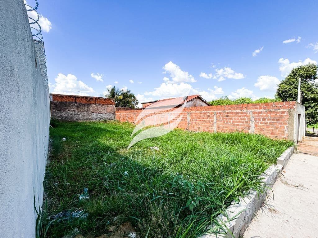 Terreno de 250 m² à venda no bairro Água Branca 1