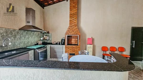 Casa com 3 quartos à venda próxima à Rua dos Fundadores em Araçatuba