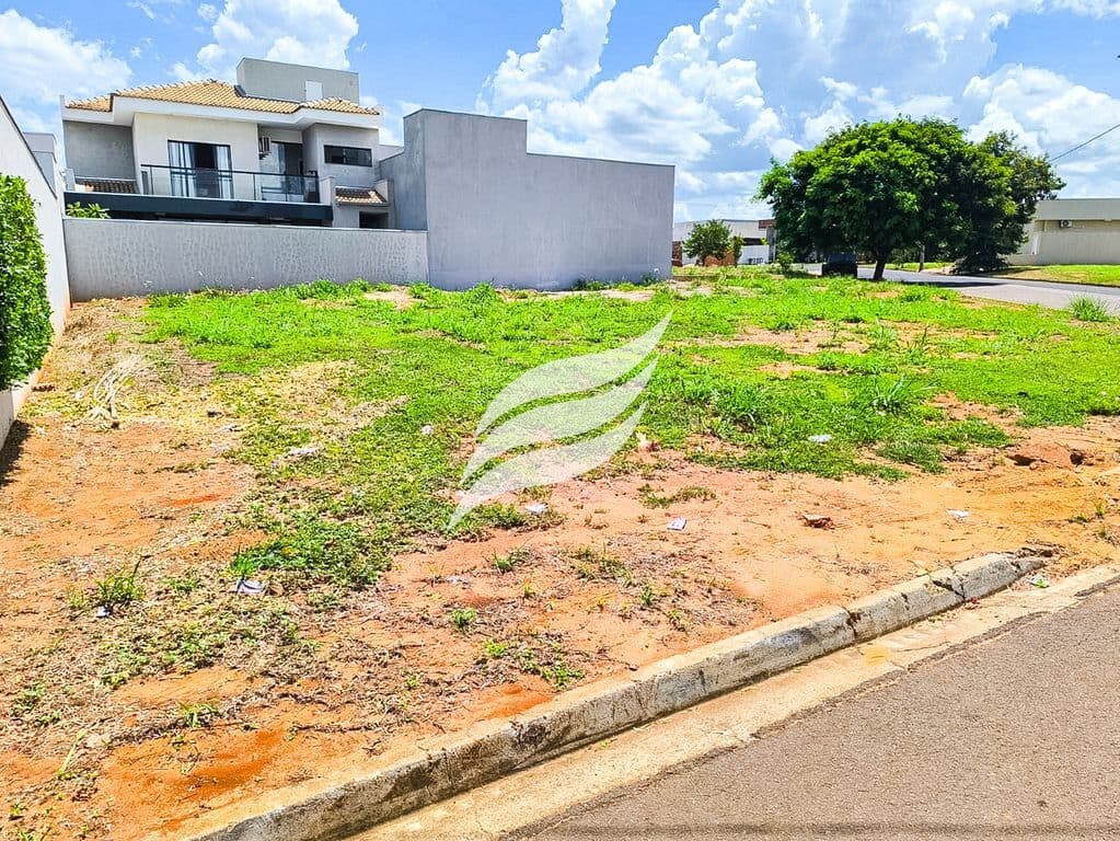 Lote 200 m² à venda no Condomínio Barcelona em Araçatuba