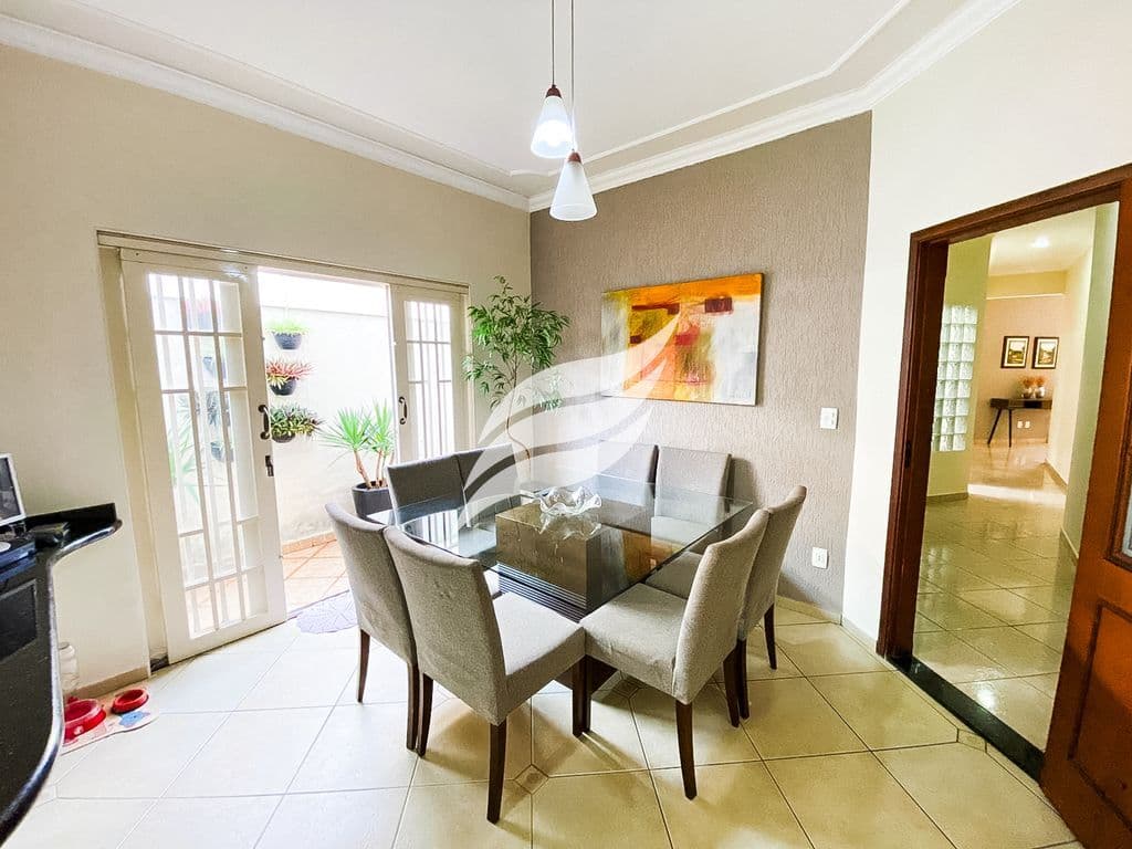 Casa com 4 quartos à venda no bairro Ipanema em Araçatuba