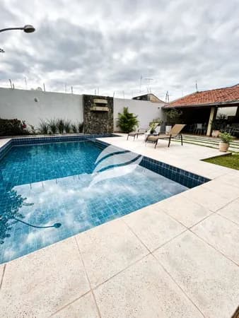 Casa com 04 quartos e piscina à venda no bairro Jardim Nova York