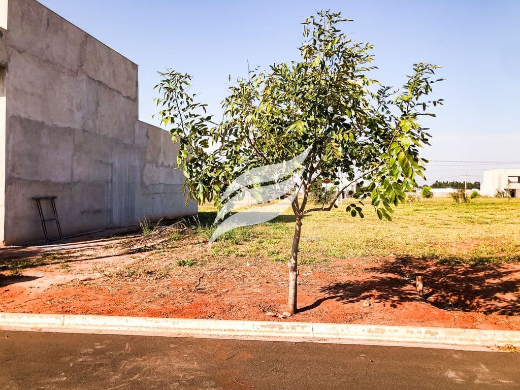 Lote de 210 m² à venda no Condomínio Barcelona em Araçatuba