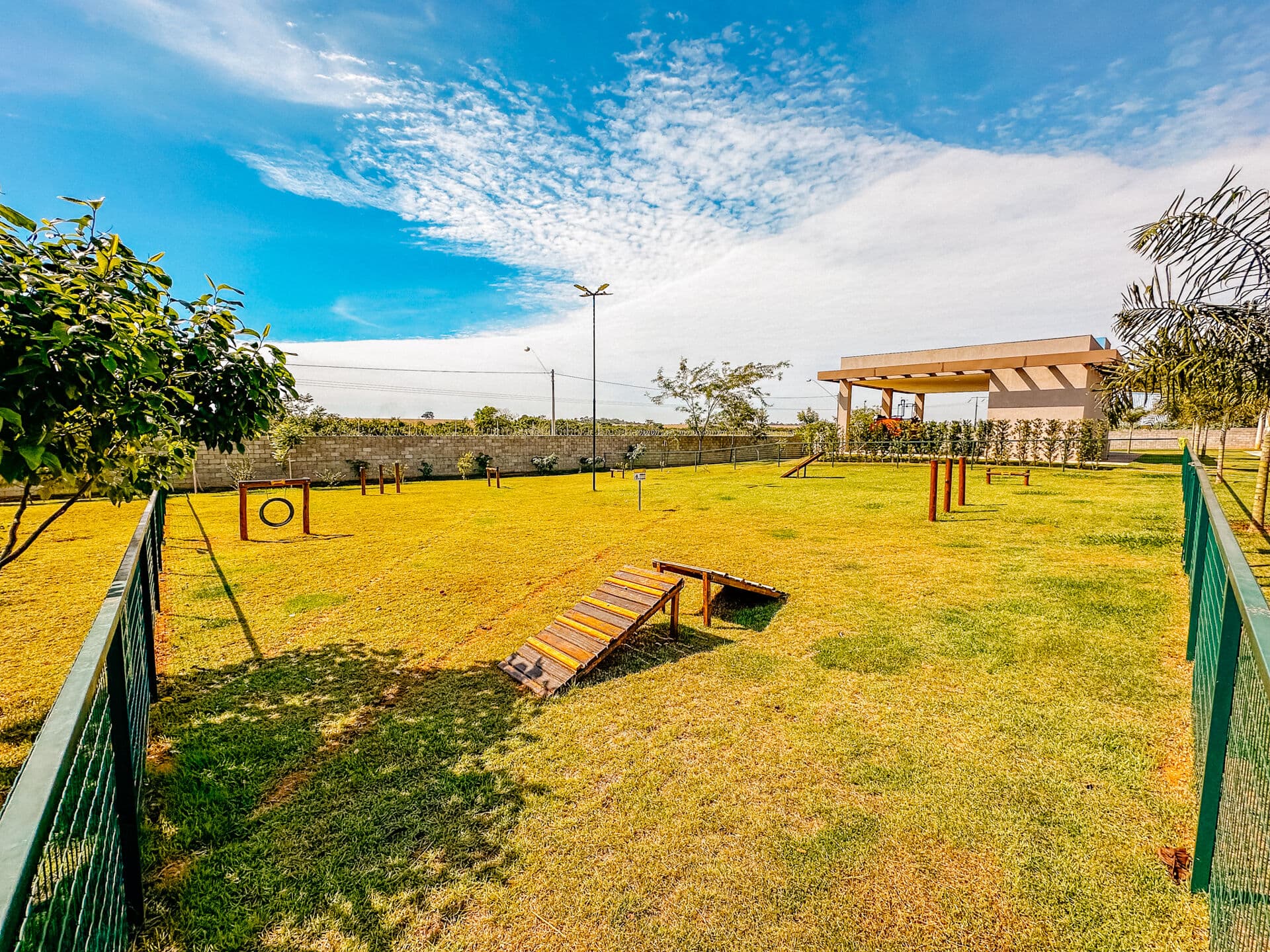Terreno de 325 m² à venda no Condomínio Quinta do Ipê