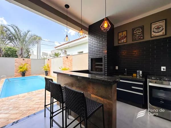 Casa com piscina à venda no Condomínio Serra Dourada em Araçatuba