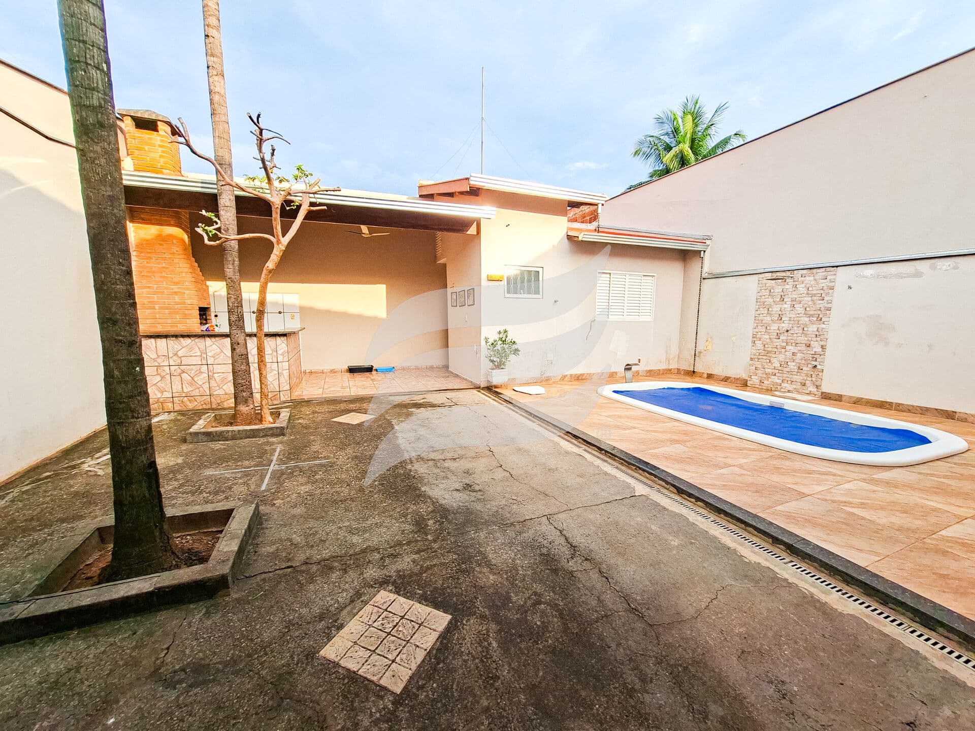 Casa 03 quartos e com piscina à venda no bairro Concórdia I, Araçatuba/SP