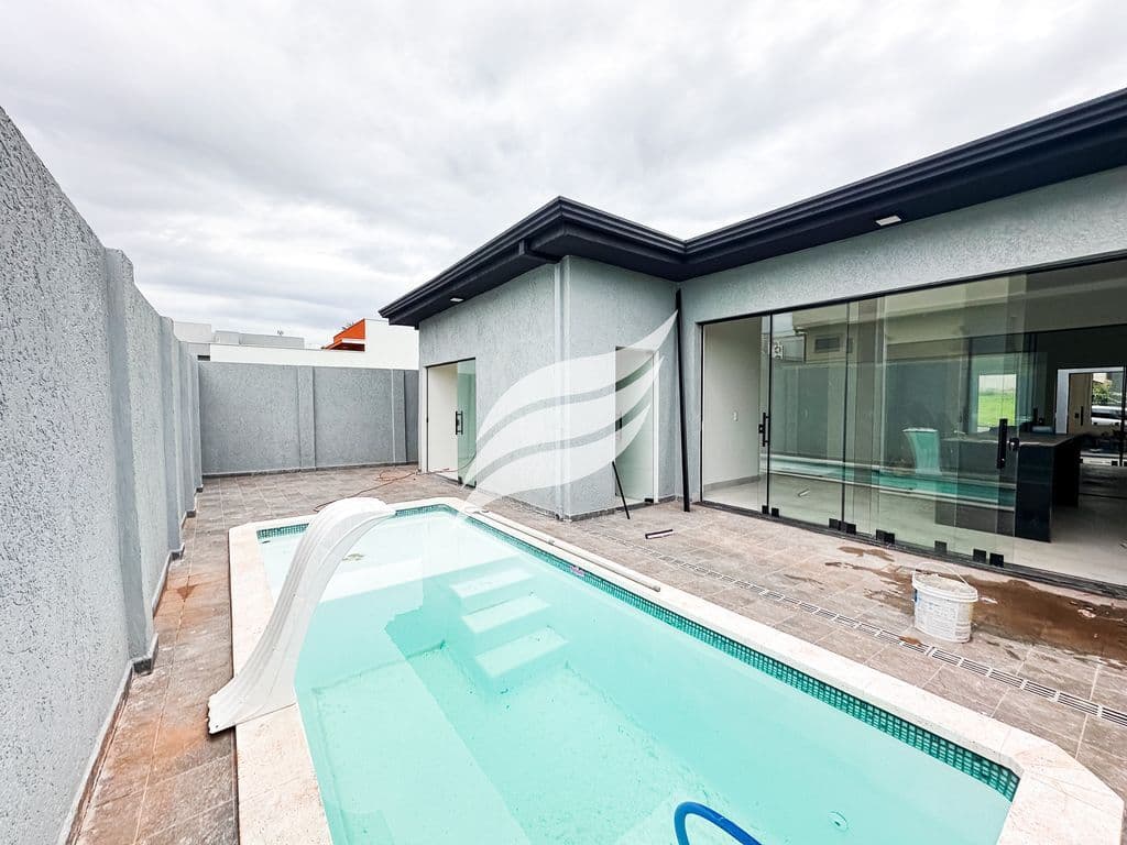 Casa 3 suítes com piscina à venda no condomínio Green Park em Araçatuba