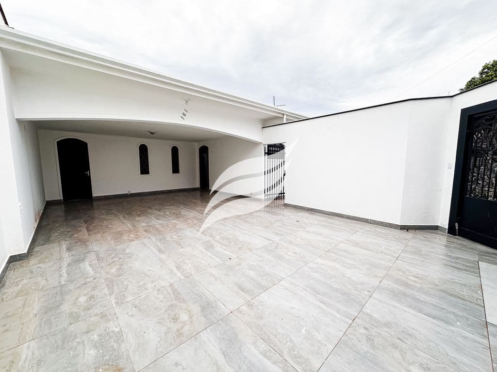 Casa com 5 quartos à venda no bairro Vila Industrial em Araçatuba