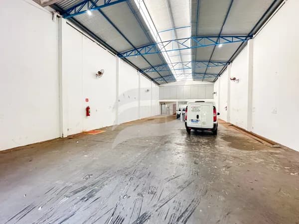 Salão comercial de 300 m² à venda no bairro Dona Amélia, Araçatuba/SP
