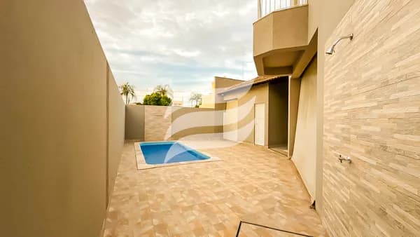 Casa 03 quartos e com piscina à venda no condomínio Serra Dourada, Araçatuba/SP