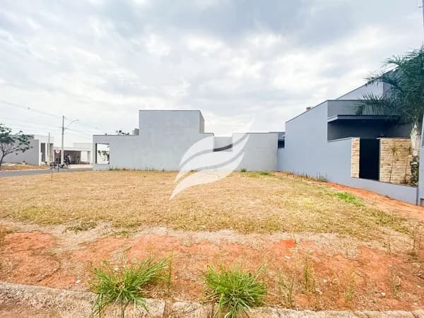 Lote 232 m² à venda no Condomínio Vila Madalena em Araçatuba