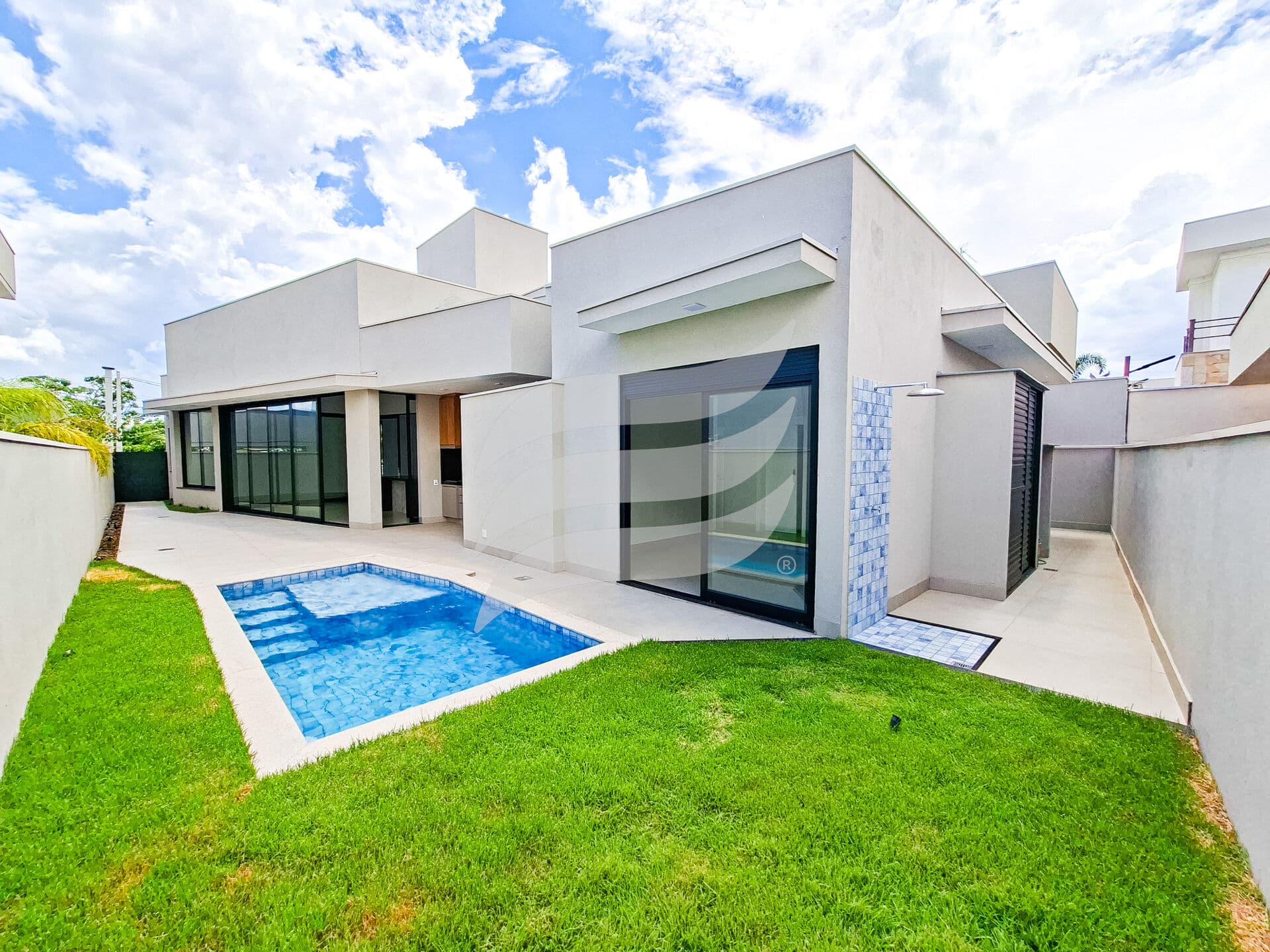 Casa 03 suítes e com piscina à venda no Condomínio Vila Toscana, Araçatuba/SP