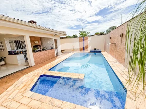 Casa 03 quartos e com piscina è venda no bairro Novo Paraíso, Araçatuba/SP
