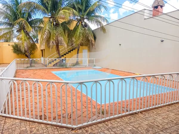 Casa 03 quartos e com piscina à venda no bairro Aviação, Araçatuba/SP