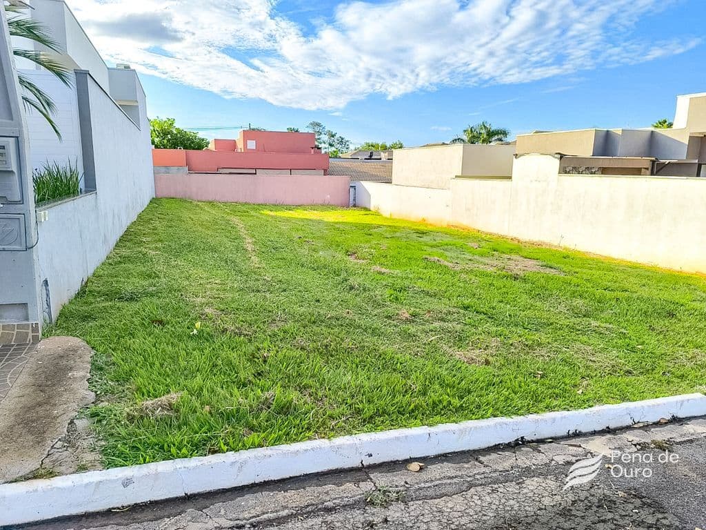 Terreno de 300 m² à venda no Condomínio Mansour em Araçatuba