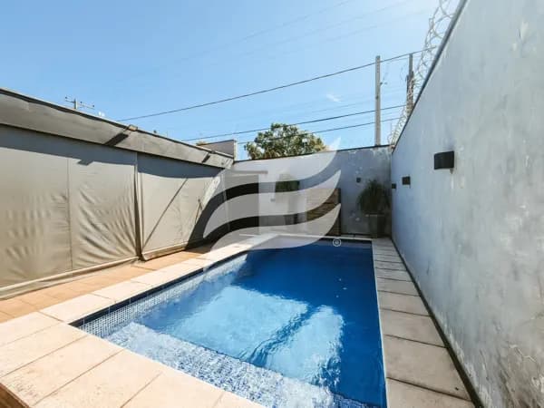 Linda casa com 3 quartos e piscina à venda no bairro Guanabara em Araçatuba