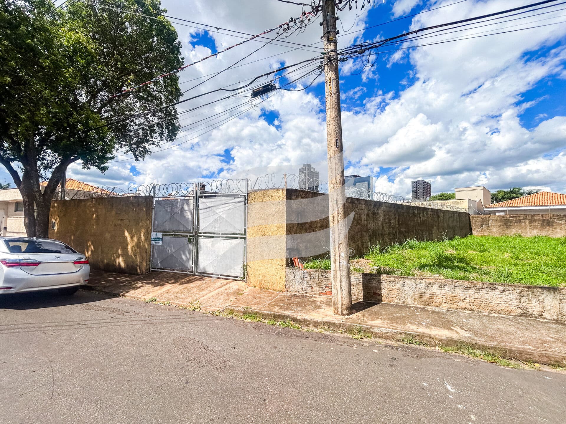 Terreno de 320 m² à venda no bairro Jardim Nova Yorque, Araçatuba/SP
