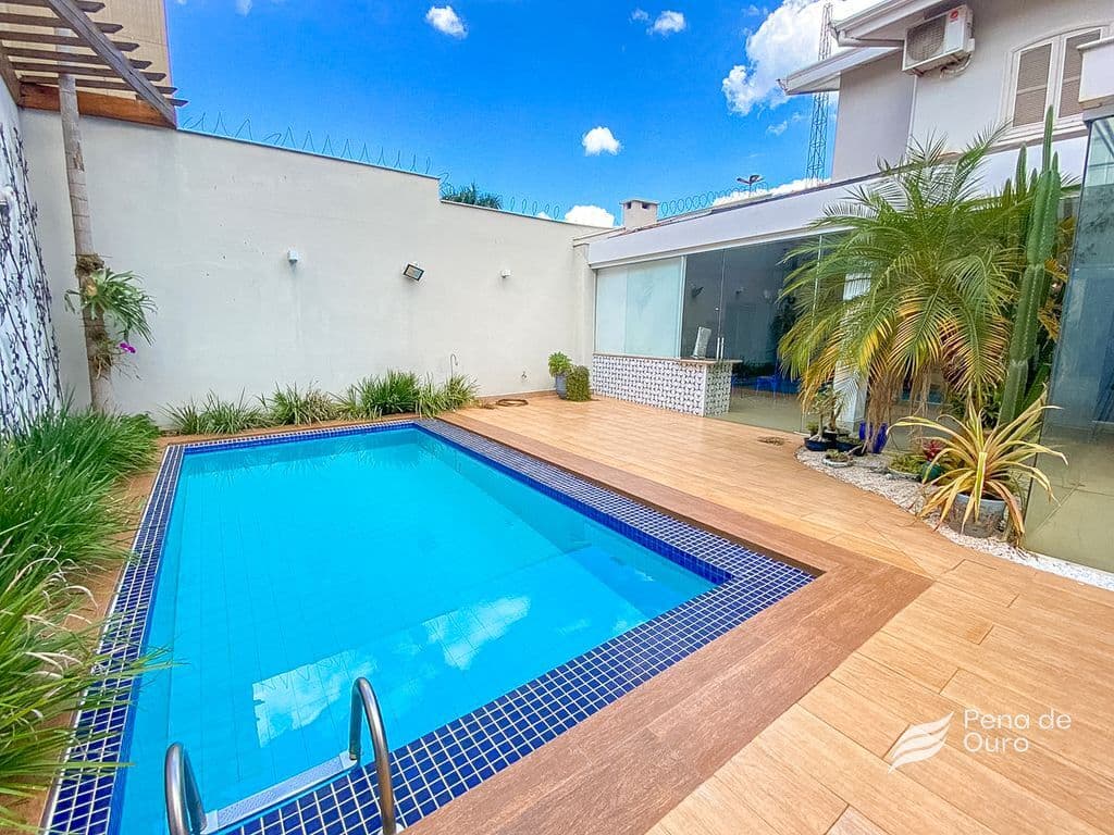 Casa 3 suítes e com piscina à venda no bairro Jardim Sumaré em Araçatuba